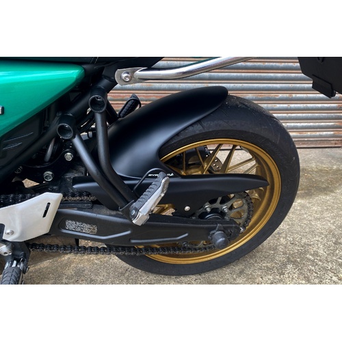 Pyramid Hugger | Matte Black | Kawasaki Ninja 650 2017>Current