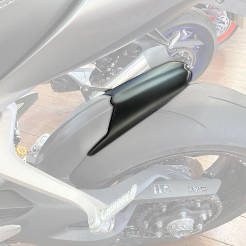 Pyramid Hugger Extension | Matte Black | Triumph Speed Triple 1200 RS 2021>Current