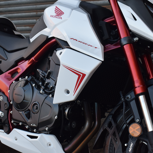 Pyramid Radiator Cheeks | Pearl Glare White | Honda CB 750 Hornet 2022>Current